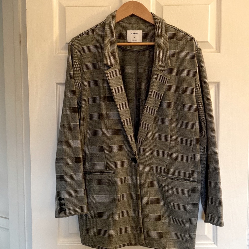 Old Navy XL Blazer. Like New!! Black/White Glen Plaid.